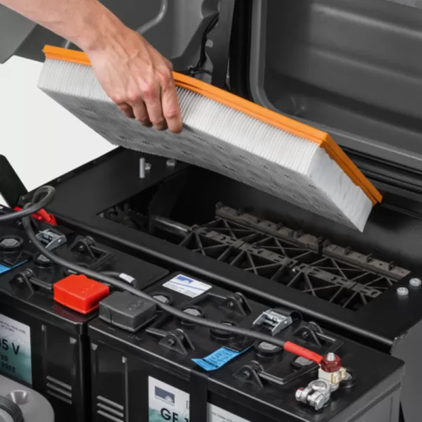 Zametací stroj s odsáváním KM 85/50 R Bp Pack 80Ah Li+FC Kärcher 1.351-129.0