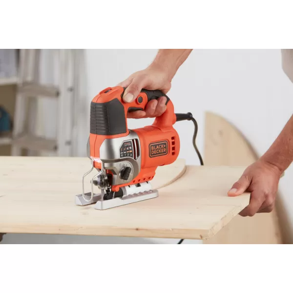Přímočará pila 650W Black&Decker BES610