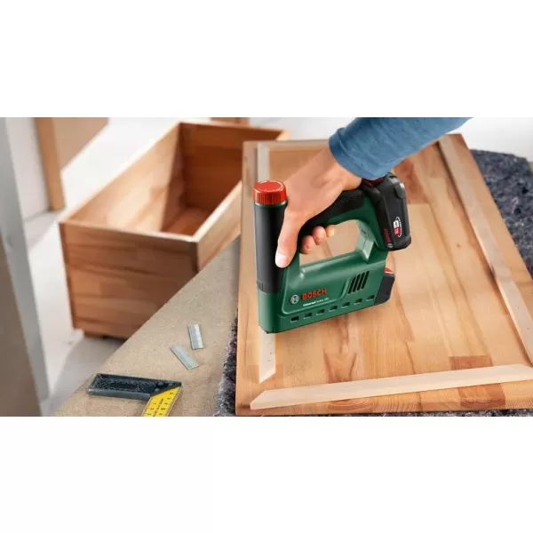 Aku sponkovačka Bosch UniversalTacker 18V-14 06032A7000