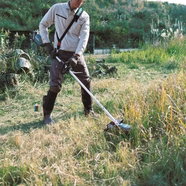 Aku křovinořez Li-ion XGT 40V bez aku Makita UR003GZ01