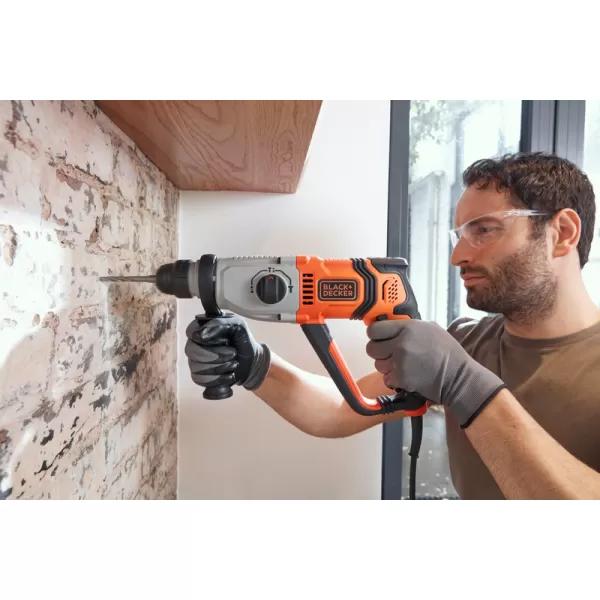 Kombinované kladivo 800W 2,2J v kufru Black&Decker BEHS02K
