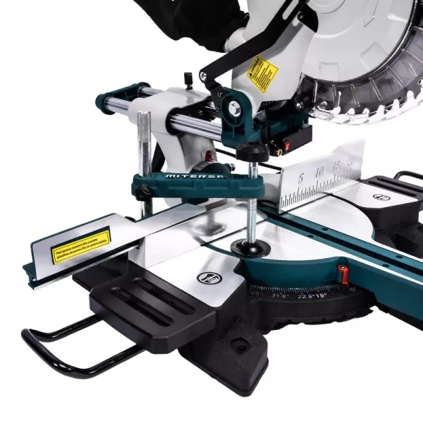 Pokosová pila s laserem 255mm, 2200W Xtline XT106260