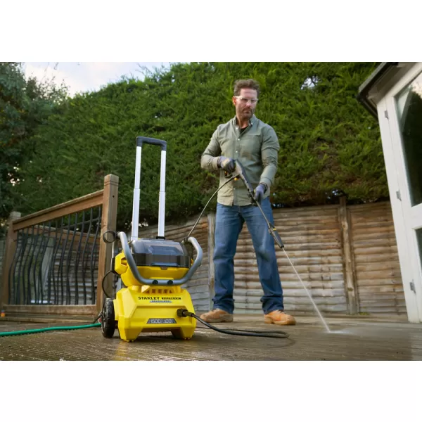 Aku tlaková myčka 2xV20 55/70/100 bar 18V bez aku Stanley FatMax SFMCPW1500B