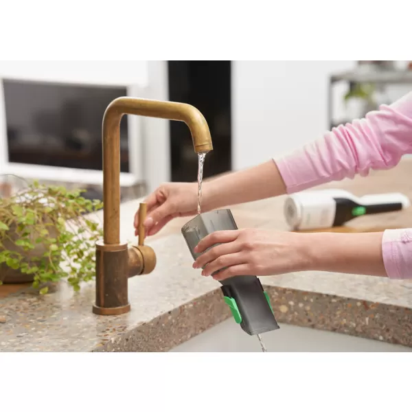 Aku ruční vysavač 7,2V 1x1,5Ah reviva Black&Decker REVHV8C