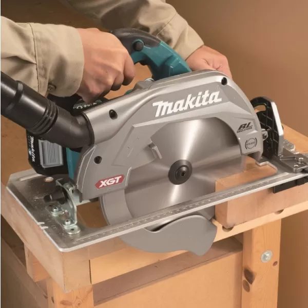 Aku okružní pila 235mm Li-ion XGT 40V bez aku Makita HS010GZ