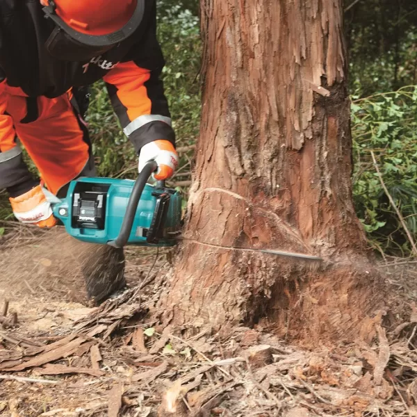 Aku řetězová pila 300 mm Li-ion XGT 40V bez aku Makita UC014GZ