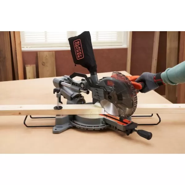 Posuvná pokosová pila 216mm Black&Decker BES701