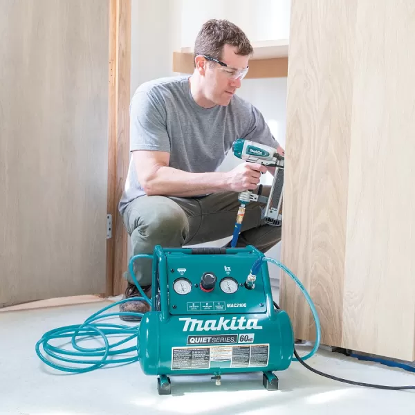 Kompresor 650W Makita MAC210Q