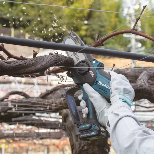 Aku prořezávací pila 100 mm Li-ion CXT 12V bez aku Makita UC100DZ01