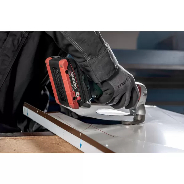 Aku nůžky na plech 18V bez aku Metabo SCV 18 LTX BL metaloc 601615840