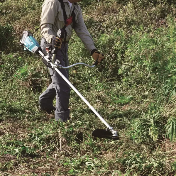 Aku křovinořez Li-ion XGT 40V bez aku Makita UR016GZ