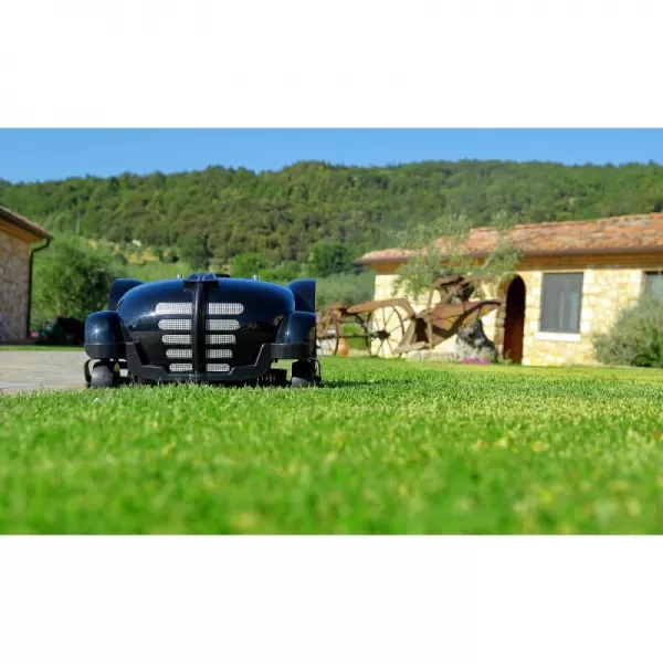 Robotická travní sekačka TECHline PROTECH S25i (15)