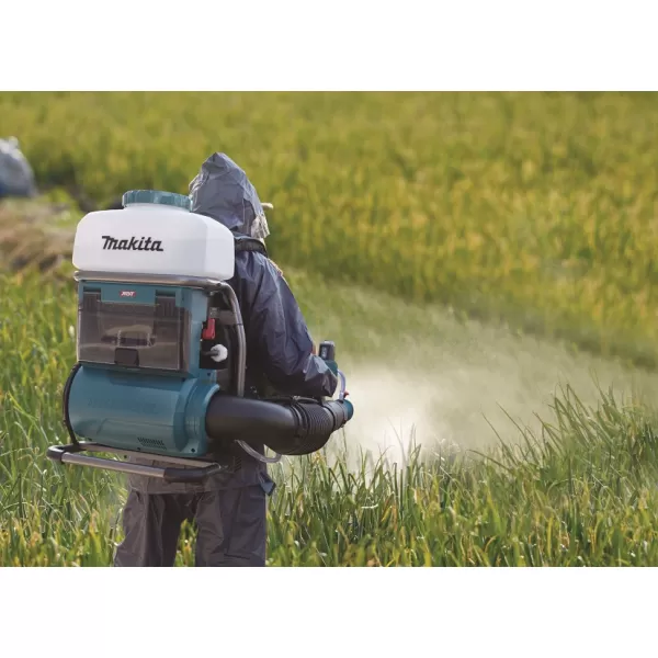 Aku postřikovač 15 l Li-ion XGT 40V bez aku Makita PM001GZ01