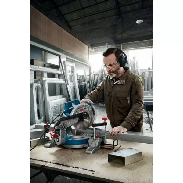 Kapovací a pokosová pila Bosch GCM 216 0601B33000