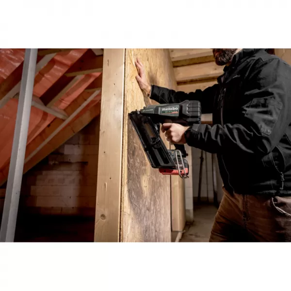 Aku hřebíkovačka 18V 2x4,0Ah Metabo 612090800