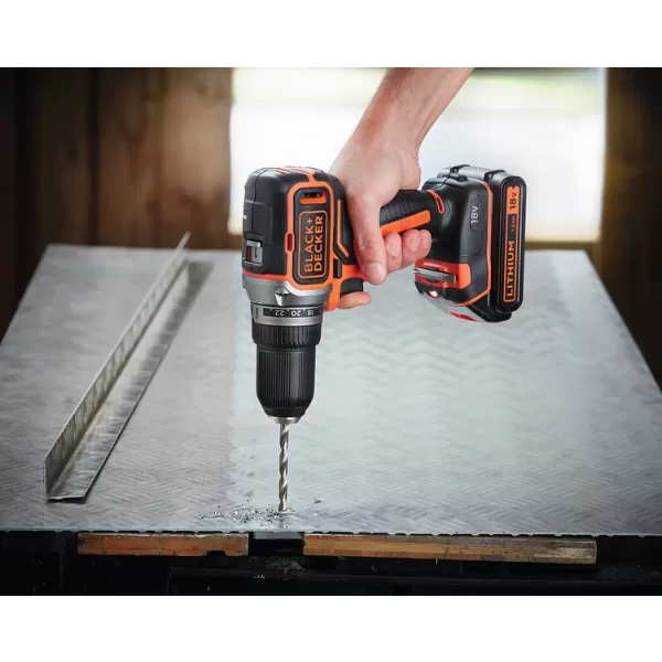 Aku vrtačka bezuhlíková 18V 2x2,0Ah v kufru Black&Decker BL186K1B2