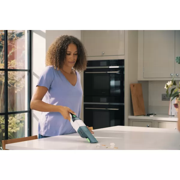 Aku ruční vysavač 7,2V 1x1,5Ah reviva Black&Decker REVHV8C