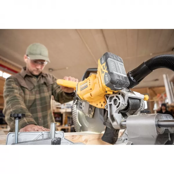 Aku posuvná pokosová pila 305 mm 18V bez aku DeWALT DCS782N