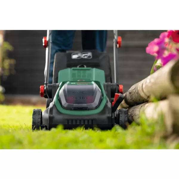 Aku sekačka 18V bez aku Bosch Rotak 18V2-38 06008B9M01
