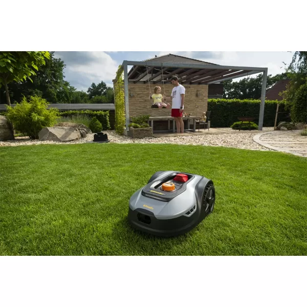 Robotická akumulátorová sekačka 600 m2 s možností ovládání přes WiFi nebo Bluetooth RRM 650 APP Riwall