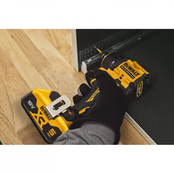 Aku bezuhlíková vícehlavá vrtačka 18V 2x2,0 Ah DeWALT DCD803D2T