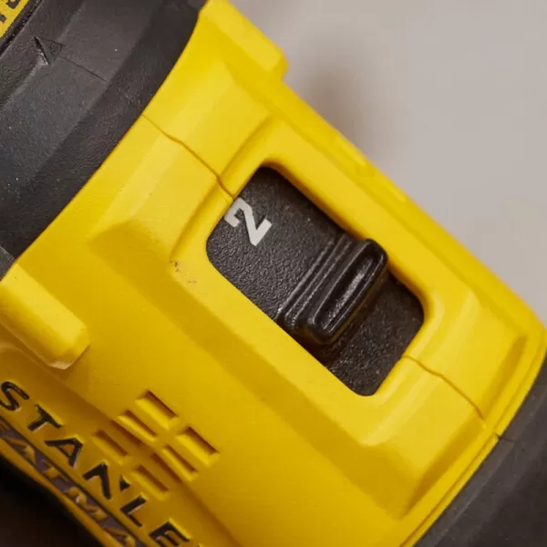 Aku bezuhlíková vrtačka 20V 18V 2x2,0 Stanley FatMax SFMCD710D2K