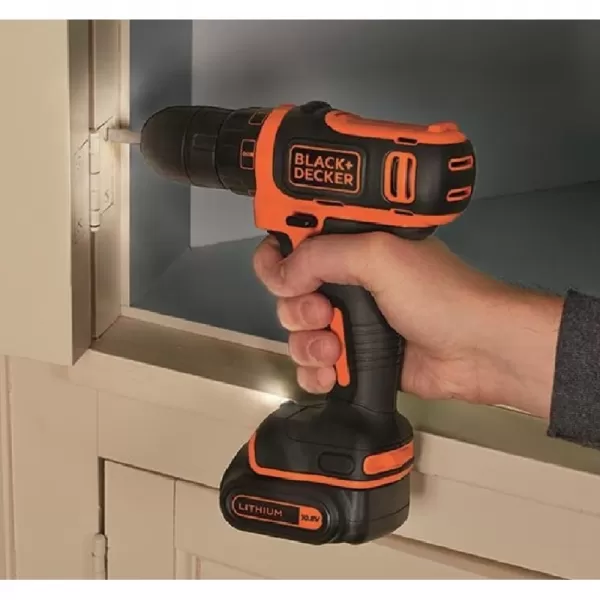 Aku vrtačka 10,8V 2x1,5Ah + 100ks příslušenství Black&Decker BDCDD12BAFC