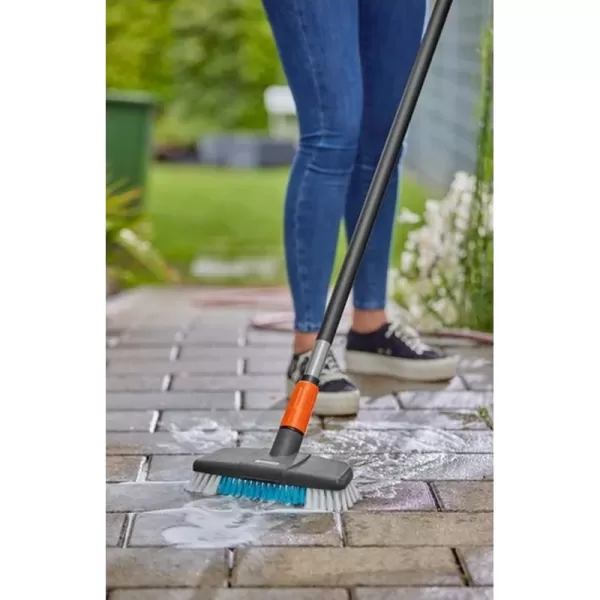 CleanSystem Kartáč tvrdý + násada Gardena 18828-20