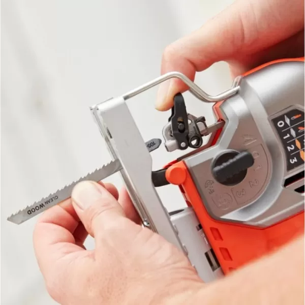 Přímočará pila 650W s příslušenstvím Black&Decker BES610KA5