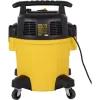 Tichý průmyslový vysavač na mokré a suché vysávání se zásuvkou 20 l DeWALT DXV20PTA-QT