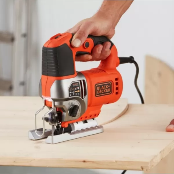 Přímočará pila 650W s příslušenstvím Black&Decker BES610KA5