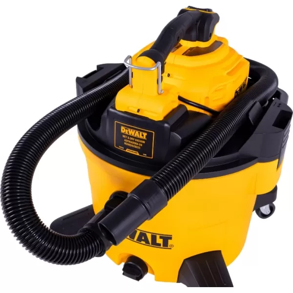 Průmyslový vysavač na mokré a suché vysávání s odnímatelným fukarem 34 l DeWALT DXV234P