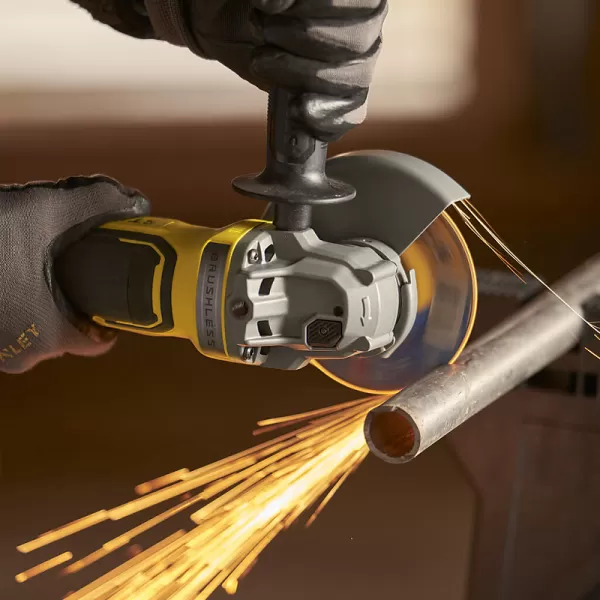 Aku úhlová bruska 125mm V20 18V 2x4,0Ah Stanley FatMax SFMCG700M2K