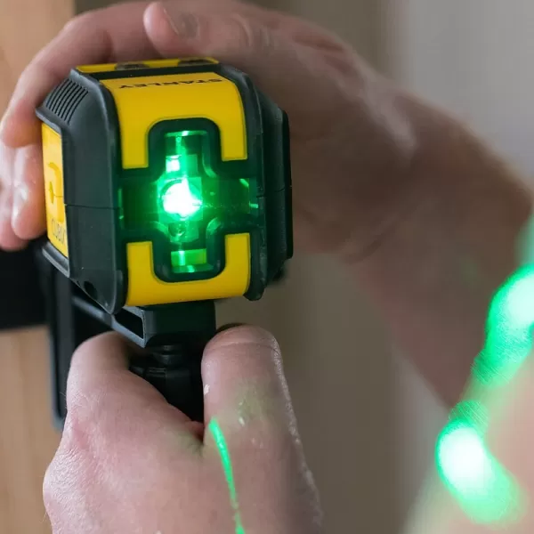 Samonivelační křížový laser se zeleným paprskem a stativem CUBIX STANLEY STHT77649-1