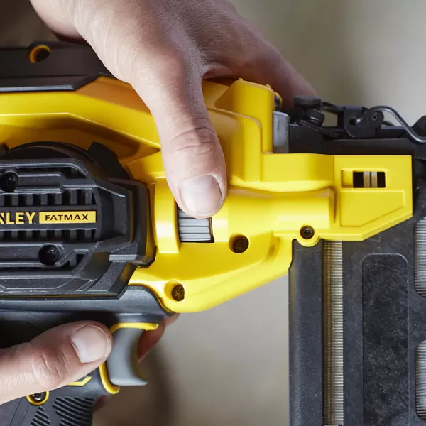 Aku hřebíkovačka V20 18V 2x2,0Ah Stanley FatMax SFMCN616D2K