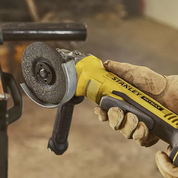 Aku úhlová bruska 125mm V20 18V 2x4,0Ah Stanley FatMax SFMCG700M2K