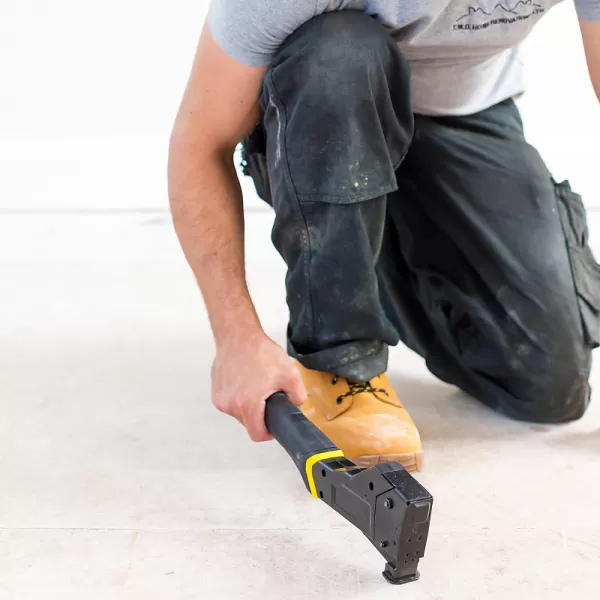 Bezodskokové sponkovací kladivo Stanley FMHT81394-9