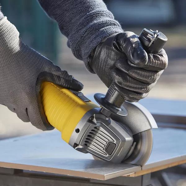 Úhlová bruska 115mm Stanley FatMax FMEG210K