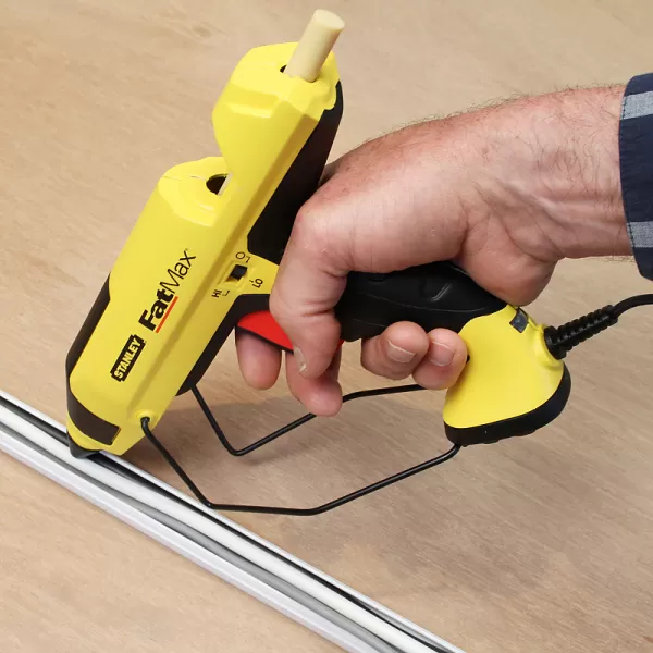 Pistole na tavné lepidlo GR100R Stanley FMHT6-70418