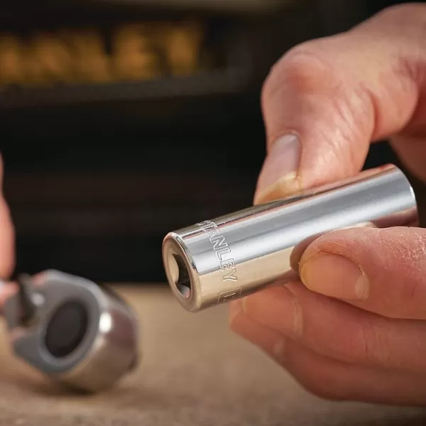 Nástrčná hlavice prodloužená 1/4", 13mm Stanley STMT86116-0