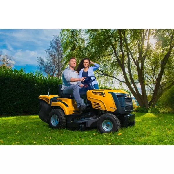 Travní traktor se zadním výhozem a mechanickou převodovkou 86 cm Riwall RLT 86 TRD
