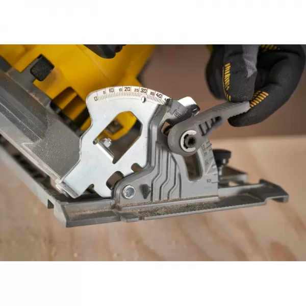 Aku bezuhlíková okružní pila 18V bez aku STANLEY FATMAX V20 SFMCS551B
