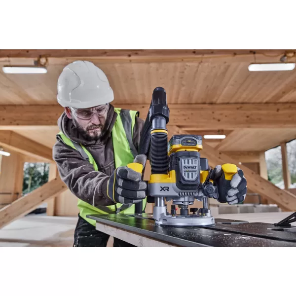 Aku bezuhlíková horní frézka 70mm 18V bez aku DeWALT DCW620NT