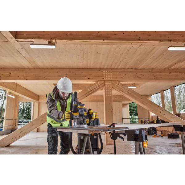 Aku bezuhlíková horní frézka 70mm 18V bez aku DeWALT DCW620NT