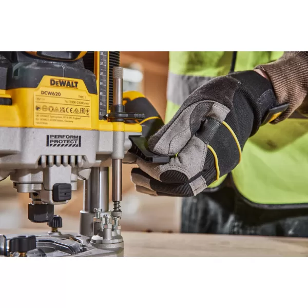 Aku bezuhlíková horní frézka 70mm 18V bez aku DeWALT DCW620NT