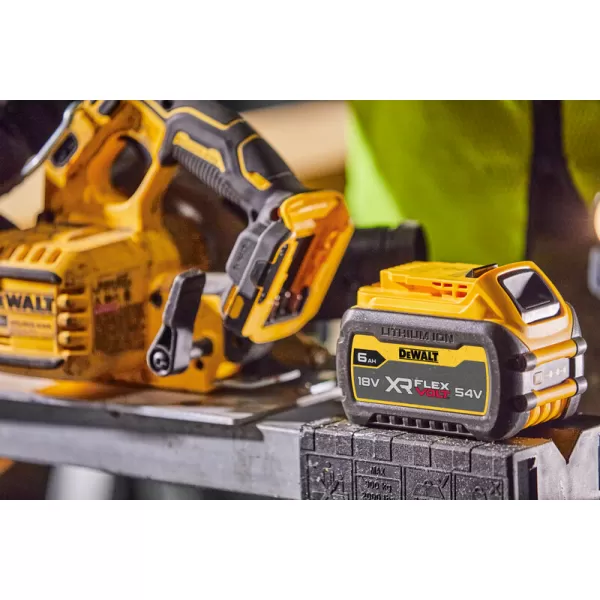 Aku kotoučová pila 18V FLEXVOLT ADVANTAGE bez aku DeWALT DCS573NT