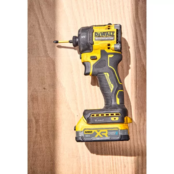 Aku bezuhlíkový hydraulický utahovák 1/4" 18V bez aku DeWALT DCF870N