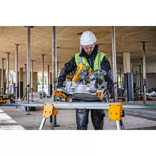 Stojan pro pokosovou pilu včetně ustavovací podložky a sady pro montáž stroje DeWALT DE7033