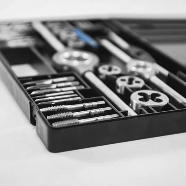 Sada závitníků M3 - M12 32dílů Xtline XT37100