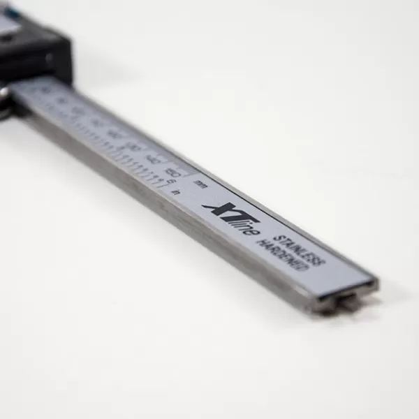 Měřítko posuvné digitální 150mm rozlišení 0,01mm XTline XT130430